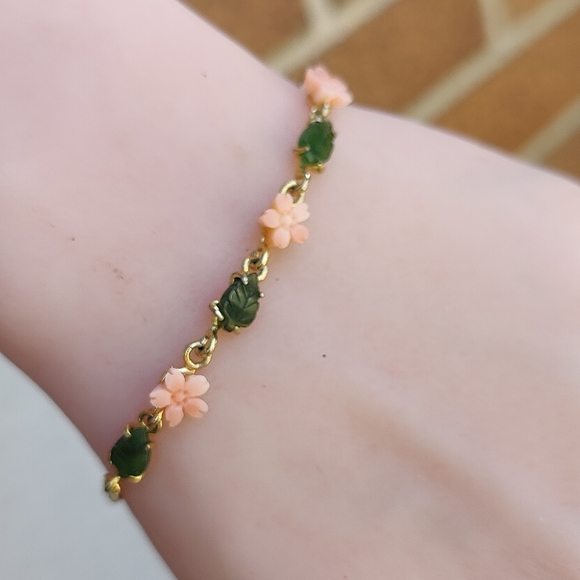 Vintage Jade And Coral Rose Bracelet - Picture 9 of 9
